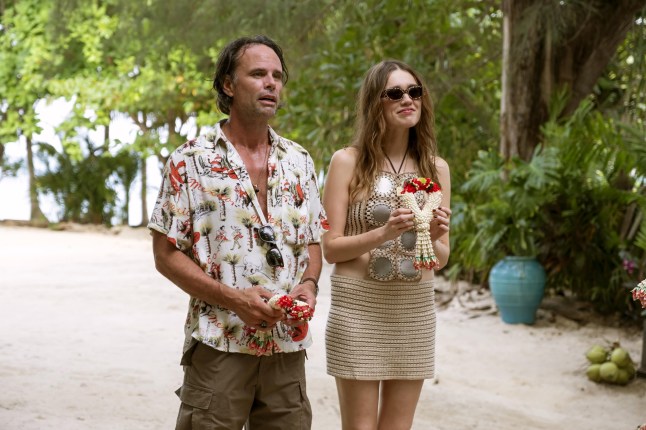 The exploits and misadventures of various guests and employees at a tropical resort over the course of one week.