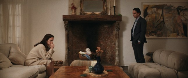 The Univited Rufus Sewell (Gerald), Walter Goggins (Sammy), Elizabeth Reaser (Rose) and Eva De Dominici (Della) in THE UNINVITED. Courtesy of Foton Pictures