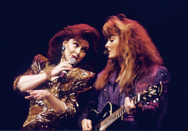 Naomi and Wynonna Judd of The Judds Perform at the ACM Awards, Los Angeles, 1985. (Photo by Ron Wolfson/Getty Images)